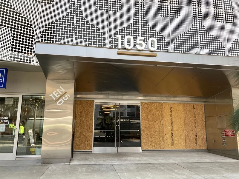 commercial board-up service Los angles